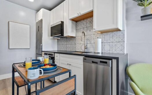 9-Unit Off Market Deal Just Steps from Daytona Beach