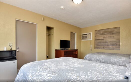 Ocean front 28 Rooms Daytona Beach Motel with seller Financing for sale!