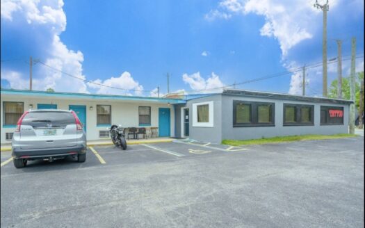 Royal Inn- 24 Units Motel with Seller Financing Available!!!
