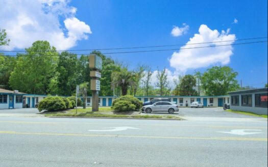 Royal Inn- 24 Units Motel with Seller Financing Available!!!