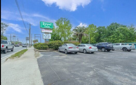 Royal Inn- 24 Units Motel with Seller Financing Available!!!